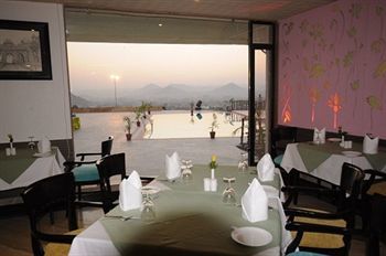 Bhairavgarh Palace 4*