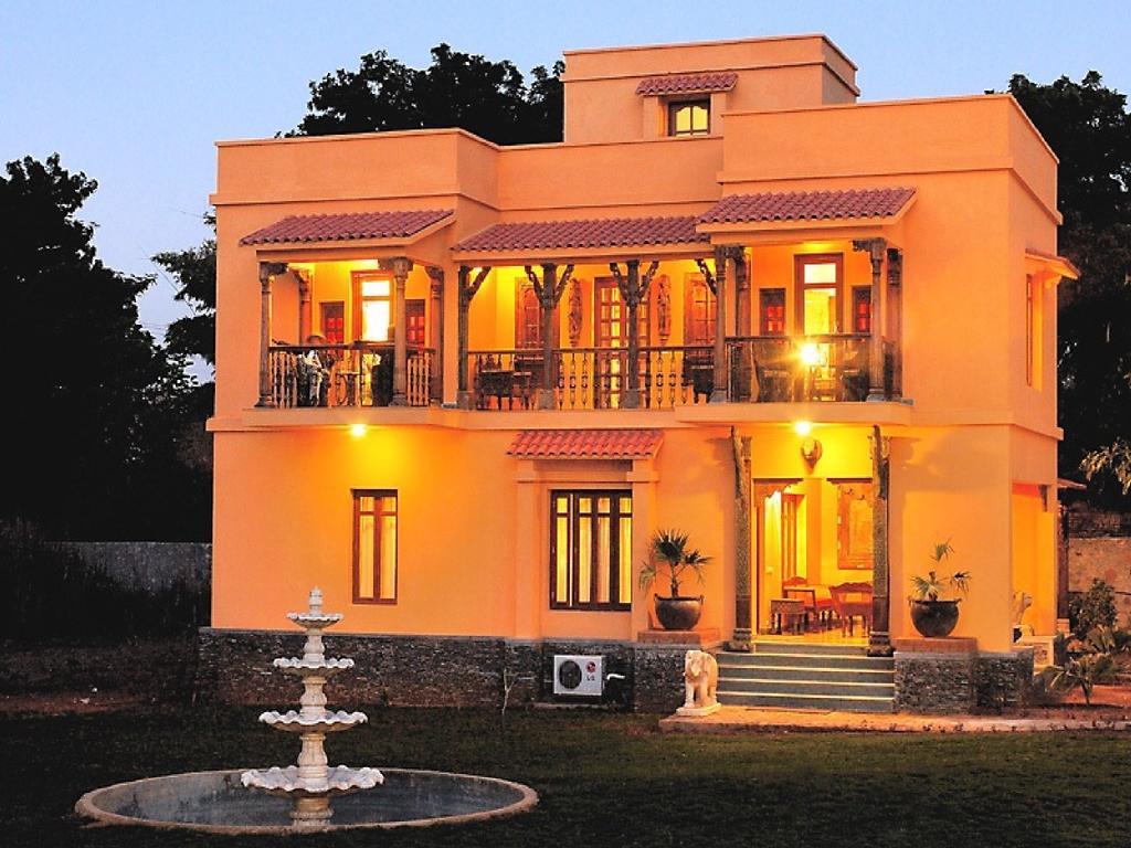 Resort The Royal Retreat &