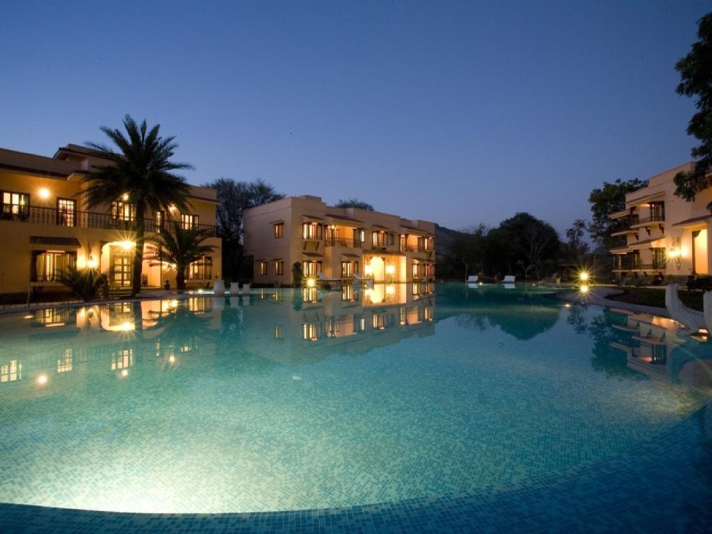 Resort The Royal Retreat &