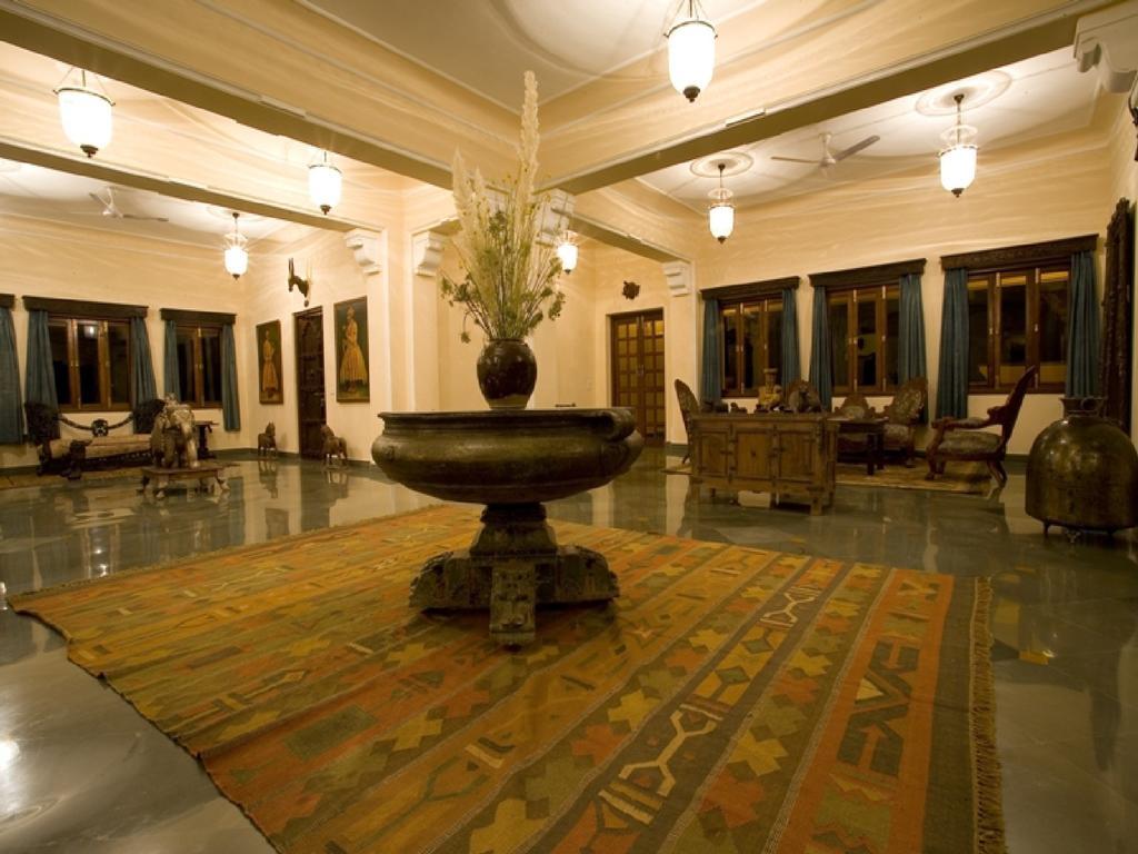 The Royal Retreat & 4* Udaipur