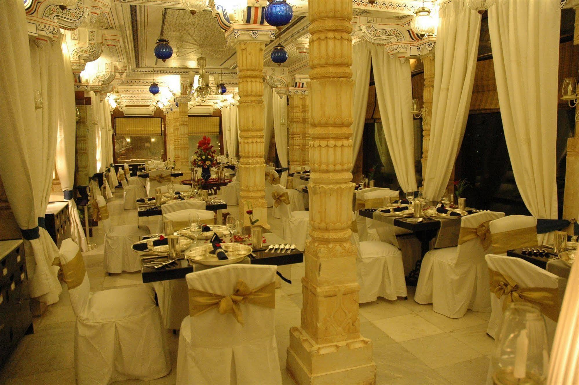 Jagmandir Island Palace - Grand Heritage
