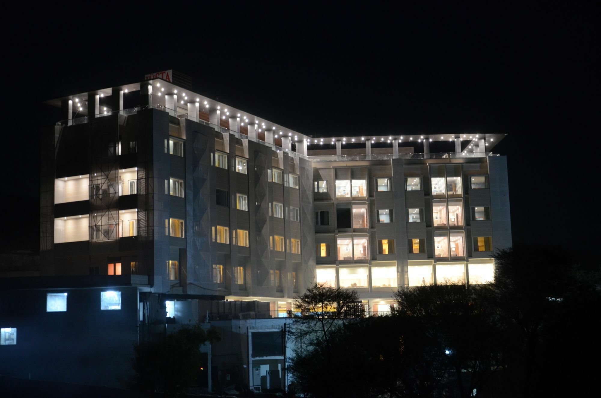 Juesta Sajjangarh & Spa, 5* Udaipur