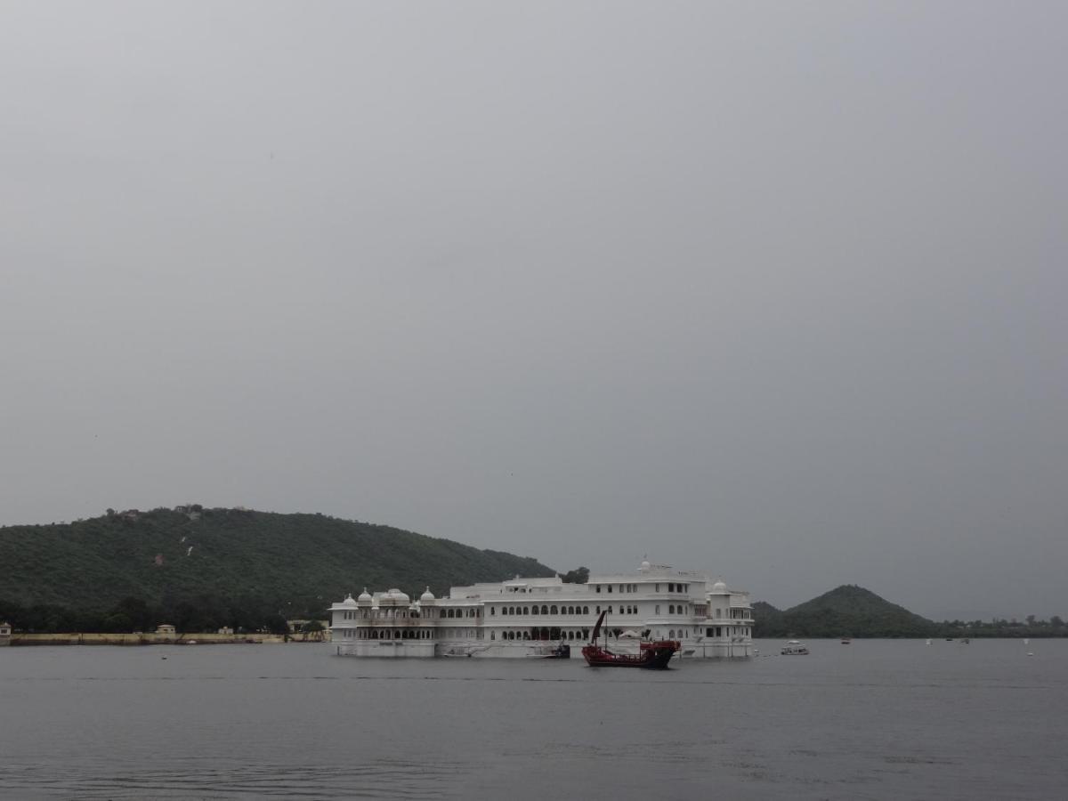 Raasleela Luxury Camp Resort 3*