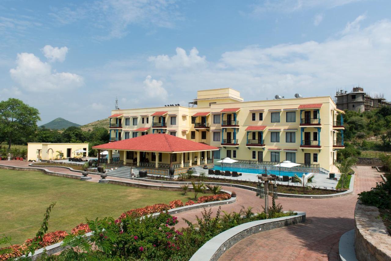 Resort The Royal Retreat & Udaipur