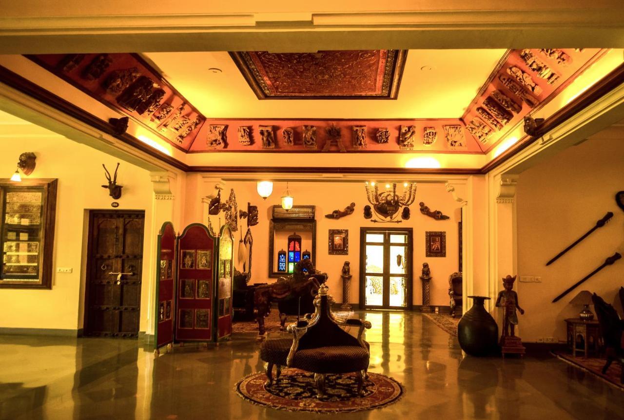 Resort The Royal Retreat &