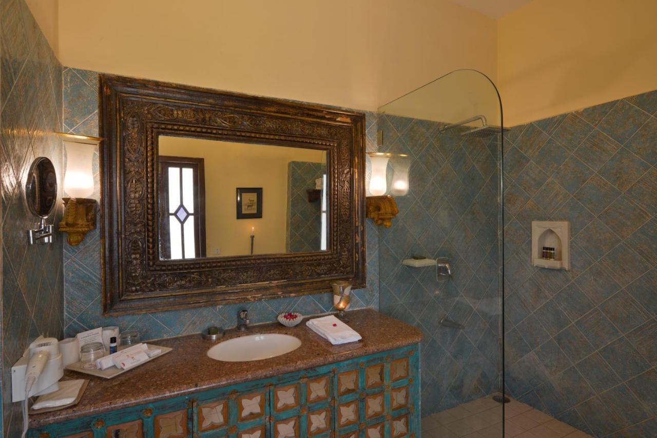 The Royal Retreat & 4* Udaipur