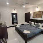 The Fateh Hotel By Le Pension Stays