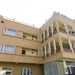 Akaya Hills