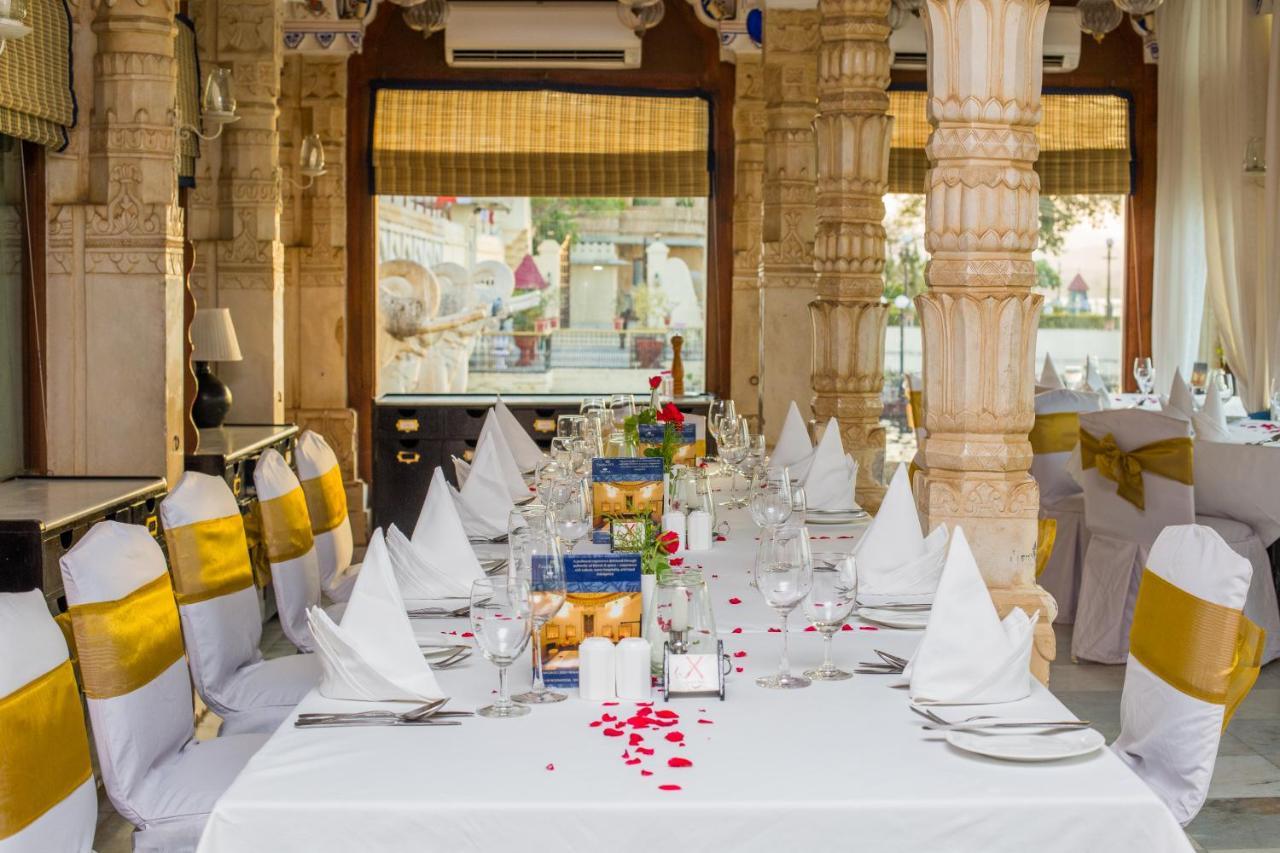 Hotel Jagmandir Island Palace - Grand Heritage