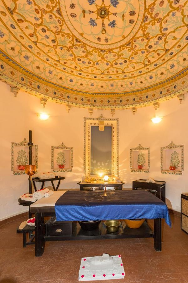 Jagmandir Island Palace - Grand Heritage Hotel