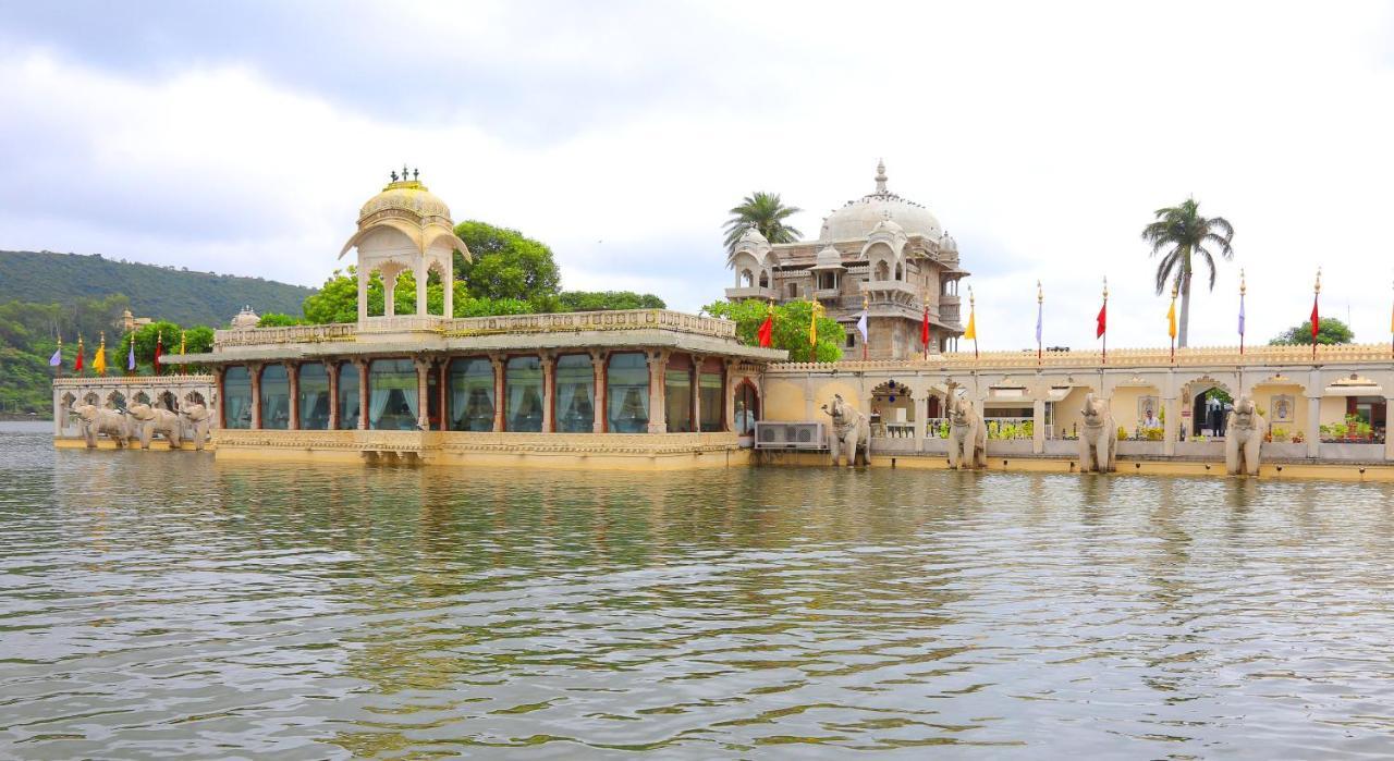 Jagmandir Island Palace - Grand Heritage Hotel