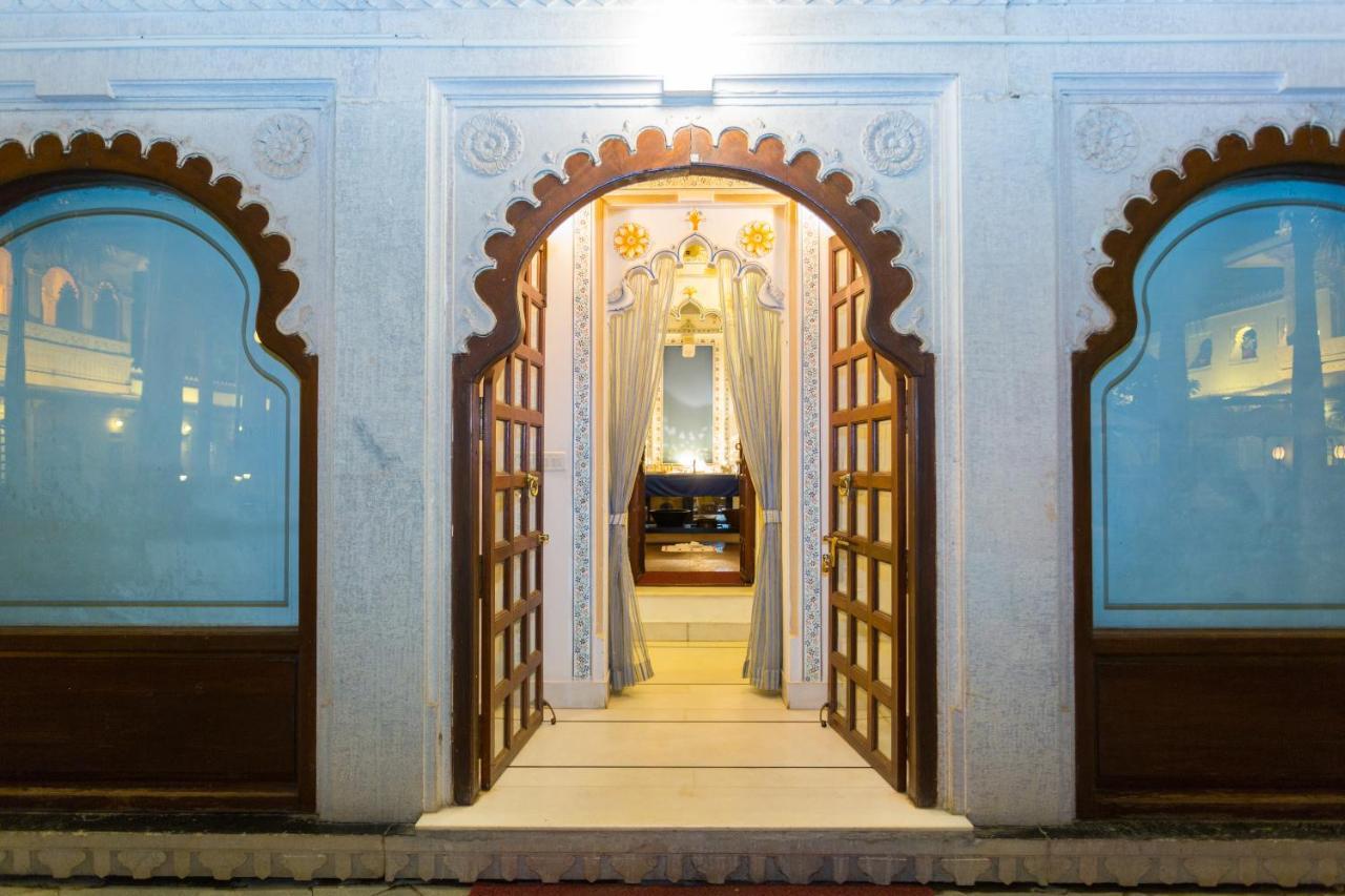 Jagmandir Island Palace - Grand Heritage Hotel 5*