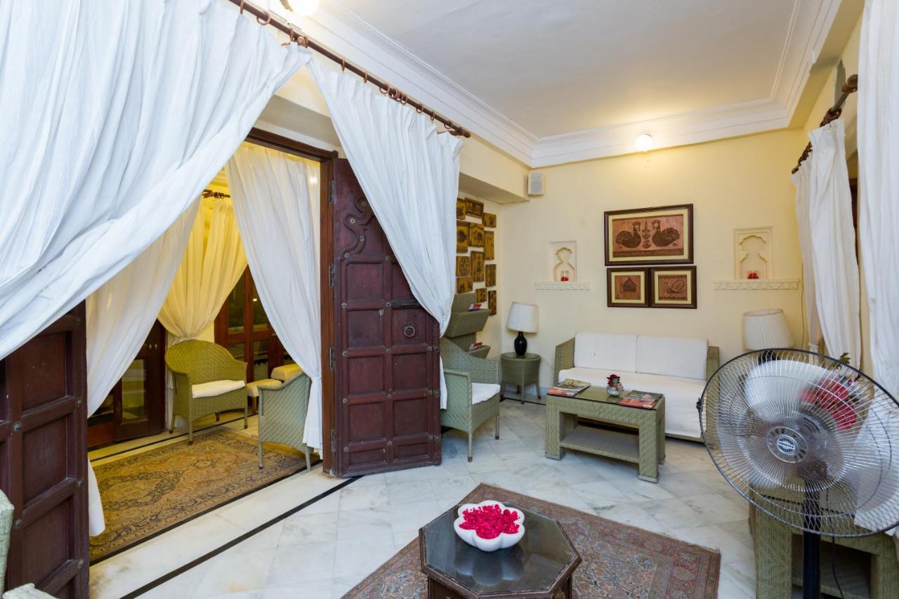 Jagmandir Island Palace - Grand Heritage Hotel Udaipur