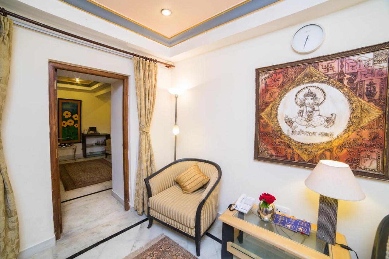 Jagmandir Island Palace - Grand Heritage Hotel