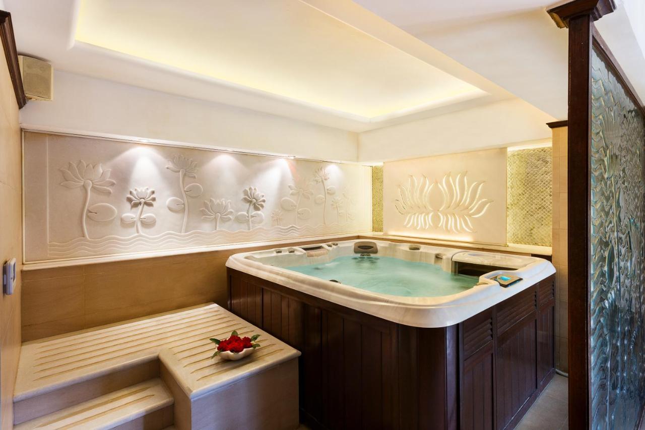 Hotel Jagmandir Island Palace - Grand Heritage 5*