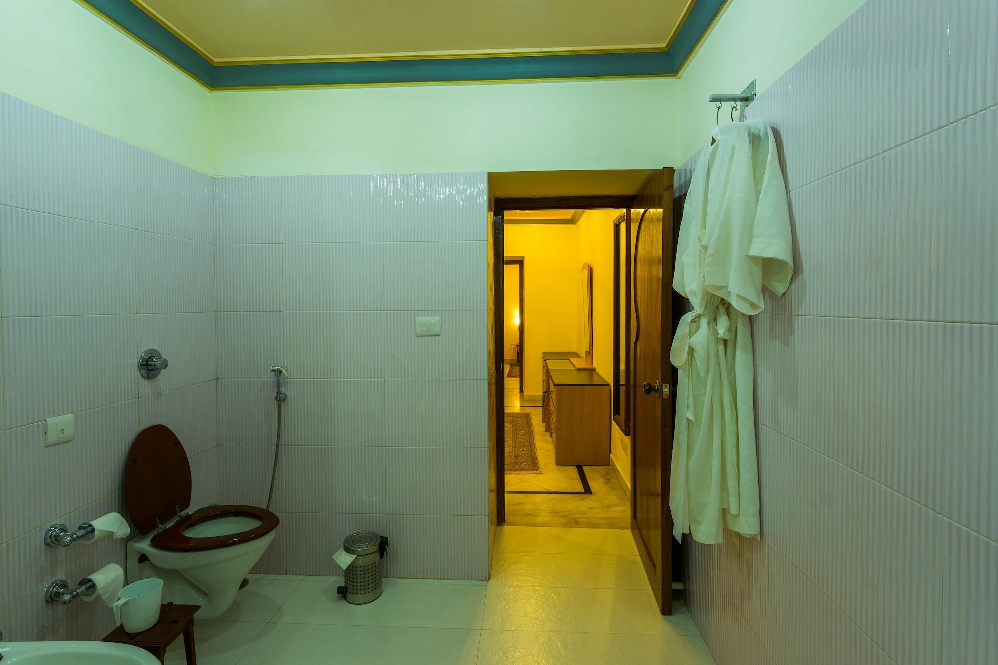 Jagmandir Island Palace - Grand Heritage Hotel