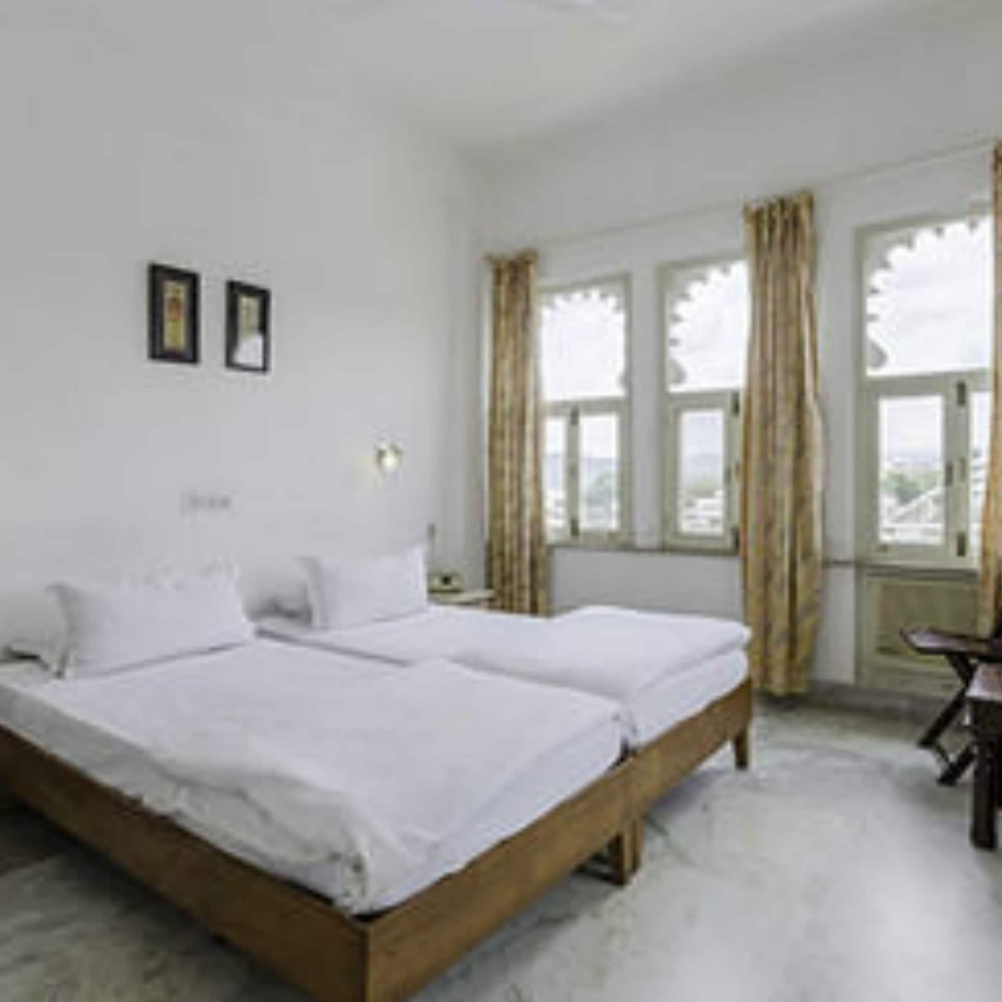 Jaiwana Haveli Hotel