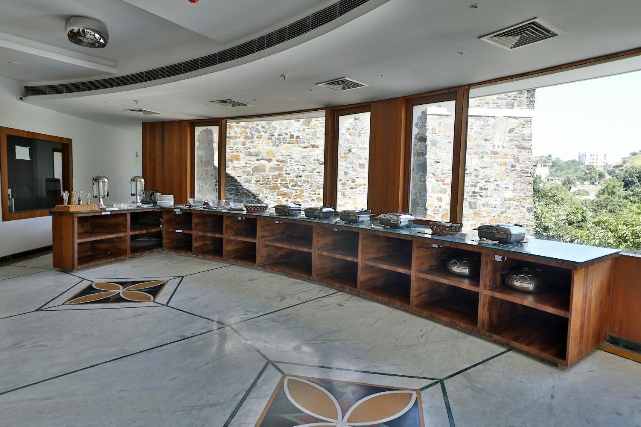 Hotel Seasons Park 3*