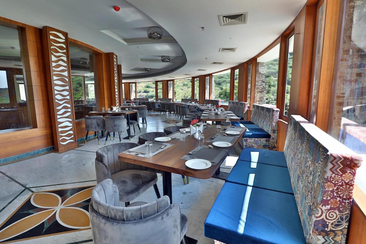 Hotel Seasons Park Udaipur