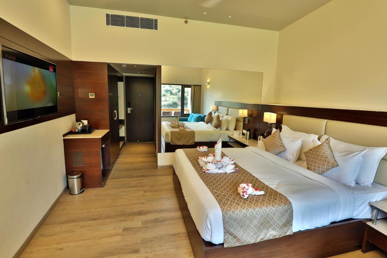 Hotel Seasons Park 3*