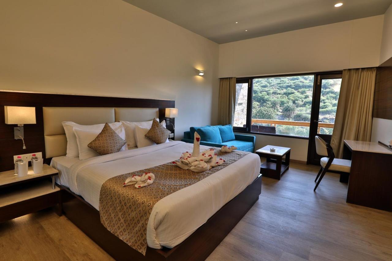 Seasons Park Hotel Udaipur