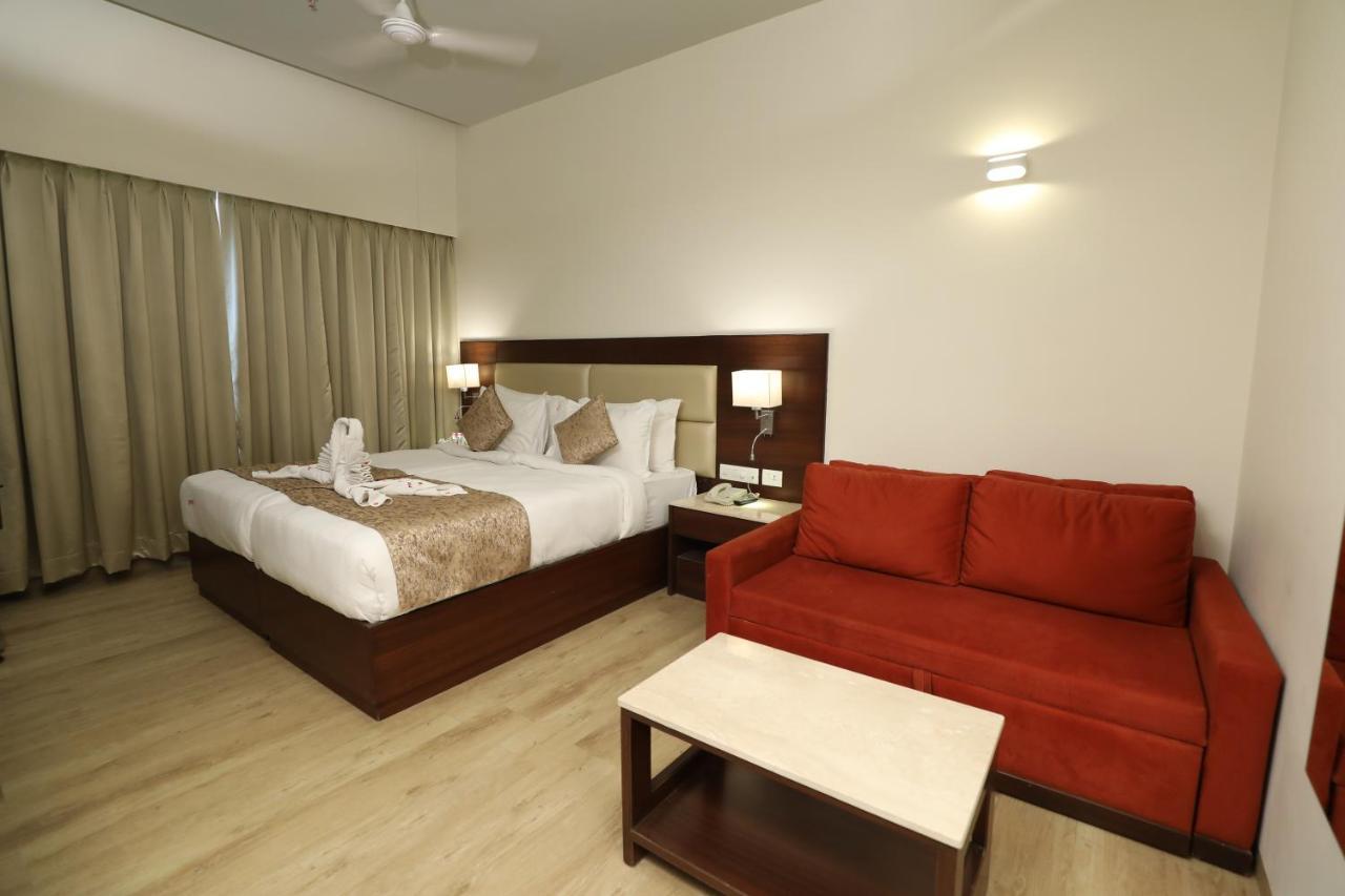 Hotel Seasons Park Udaipur