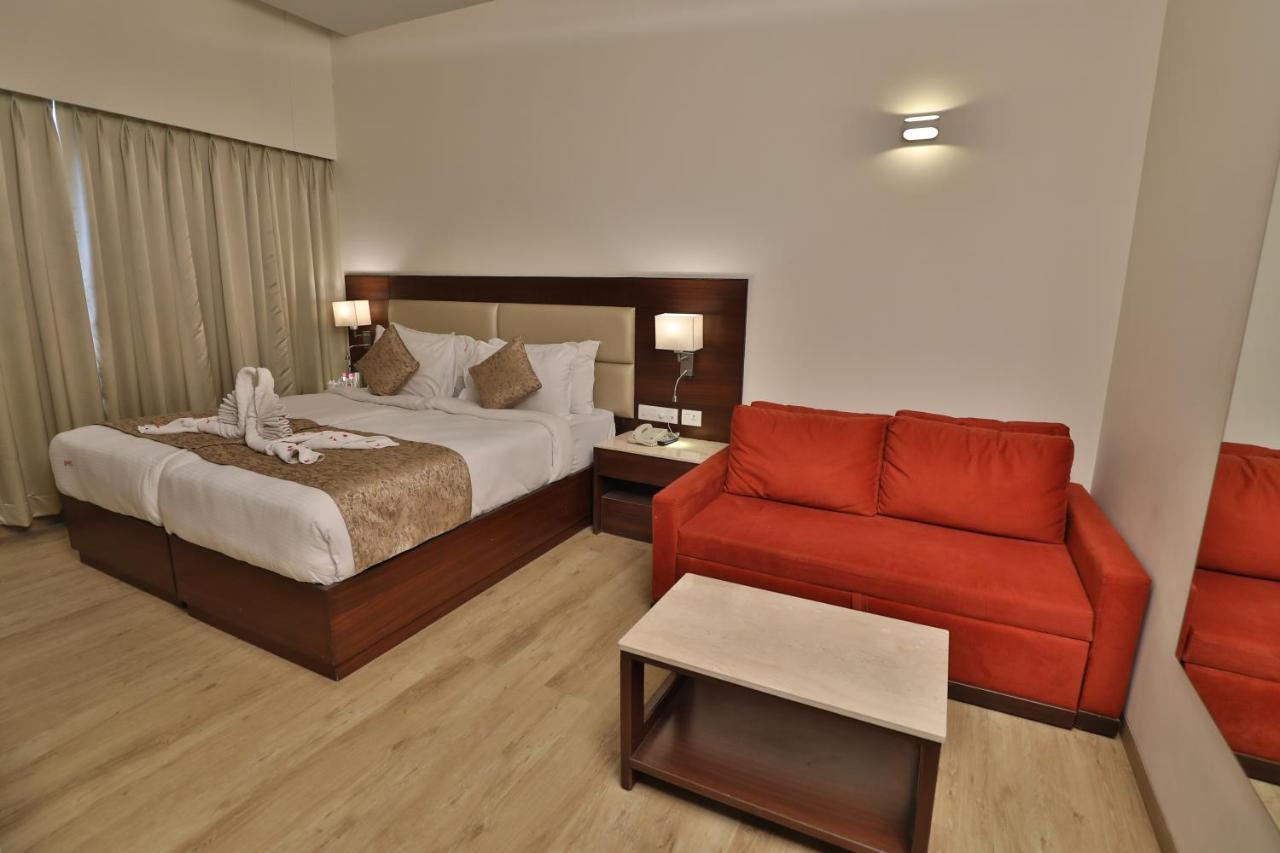 Hotel Seasons Park 3*