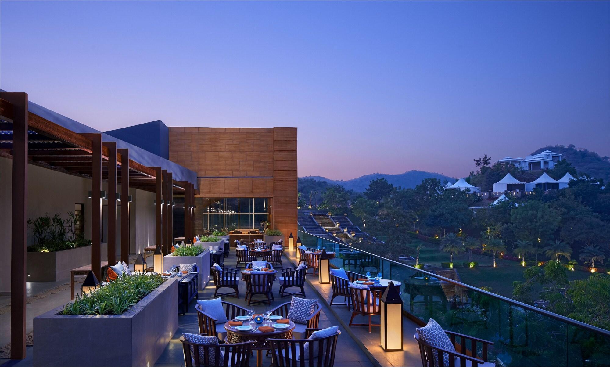 Taj Aravali & 5*