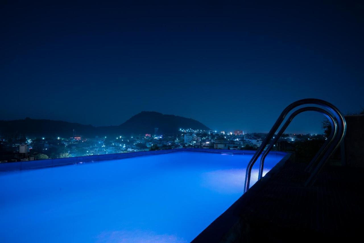 Tripli Hotel