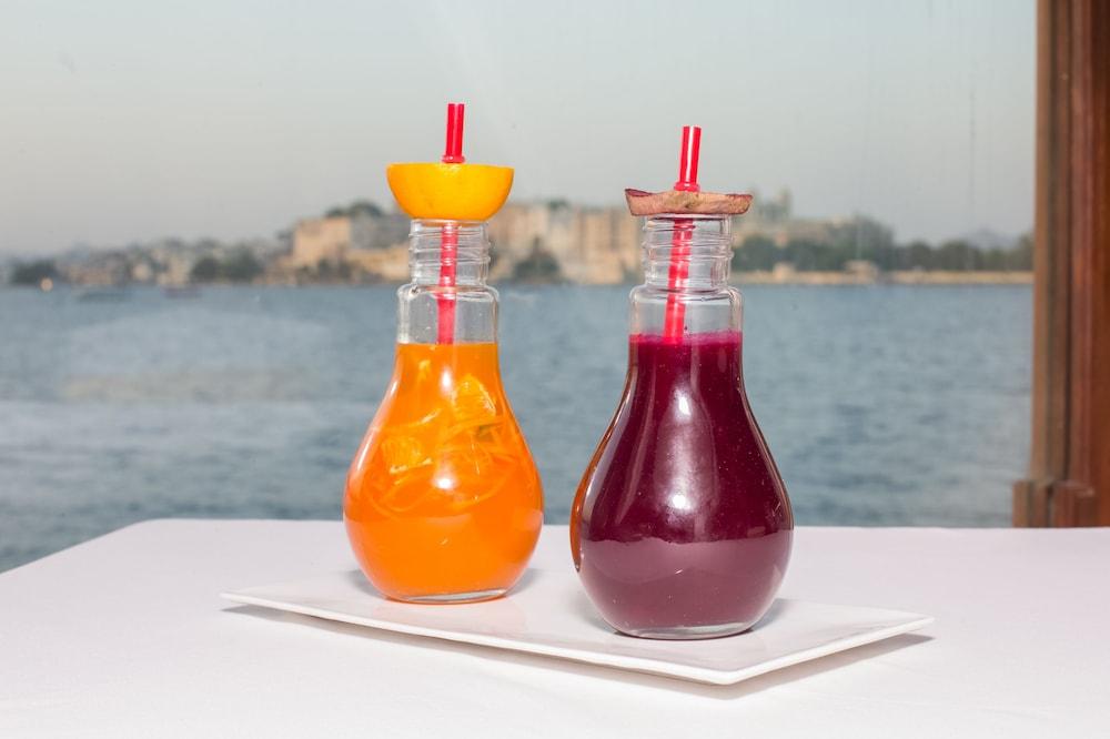Jagmandir Island Palace - Grand Heritage 5* Udaipur