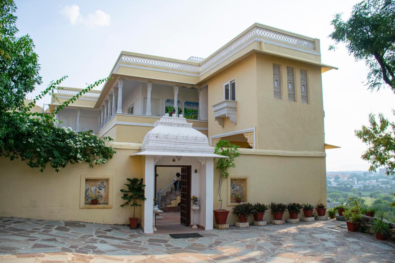 Homestay Titardi Garh- 18th Century Castle