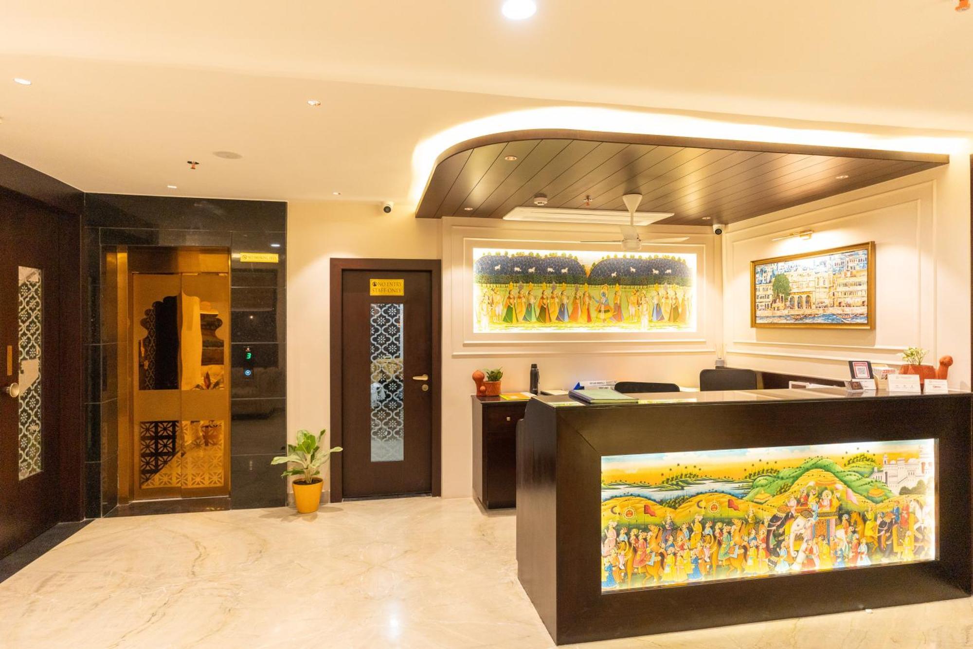 Hotel Raghunandan Palace - A Premier Boutique Stay, Center & 500 Meters From Railway Station