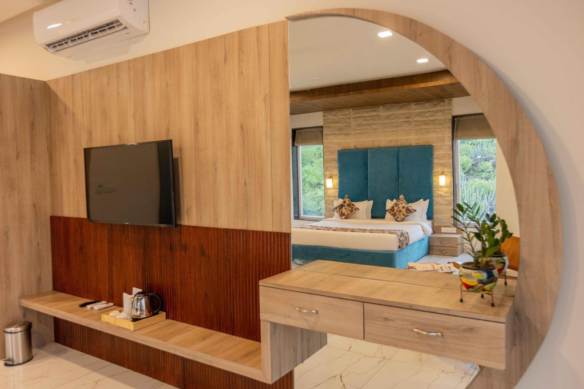 Suramya-a Luxury Boutique