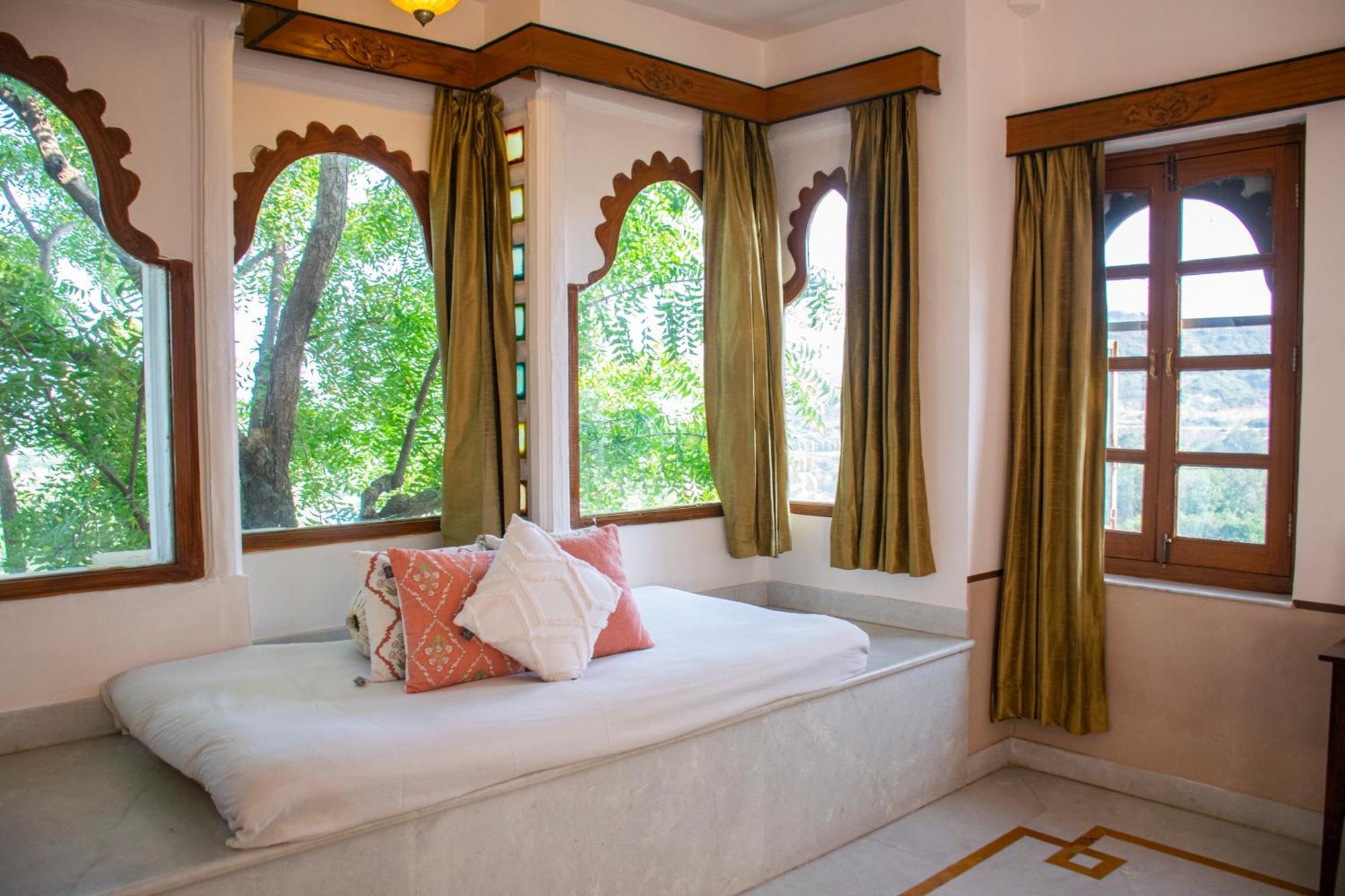 Homestay Titardi Garh- 18th Century Castle *