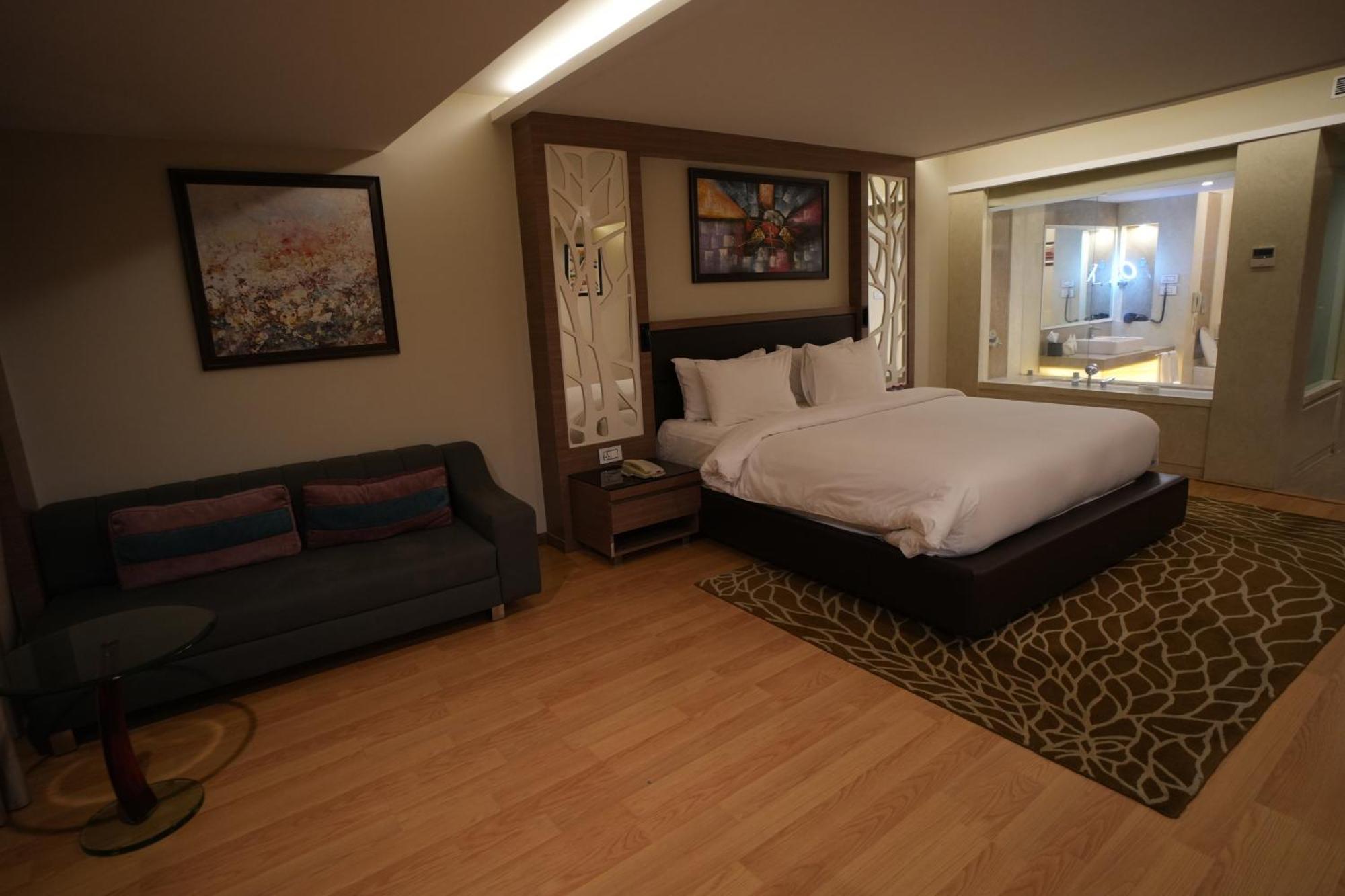 Radisson 4*