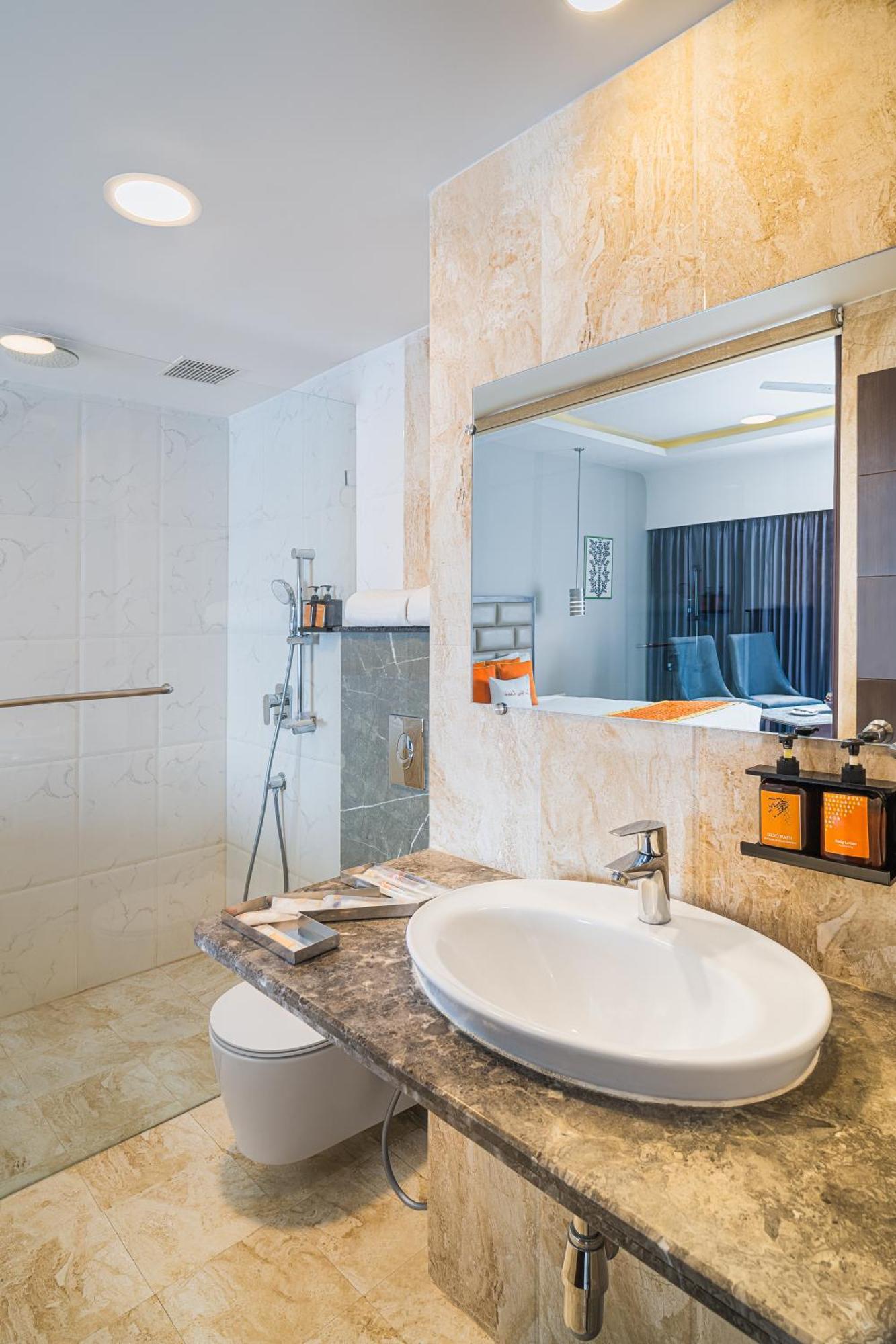 Hotel Zone Connect By The Park,udaipur 3*