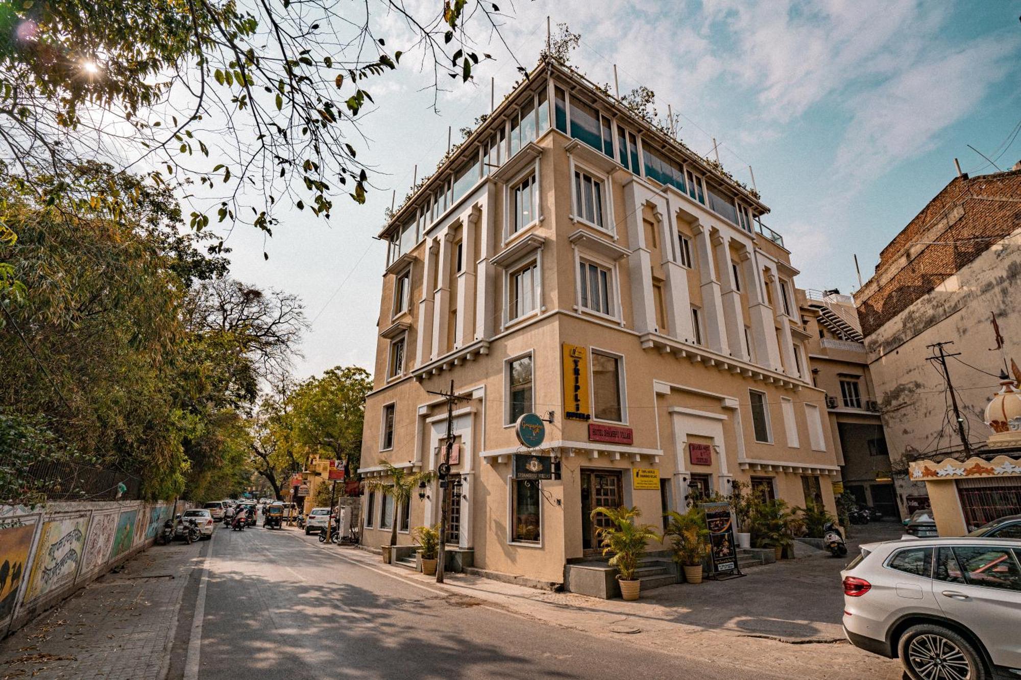 Hotel Tripli Shambhu 3*