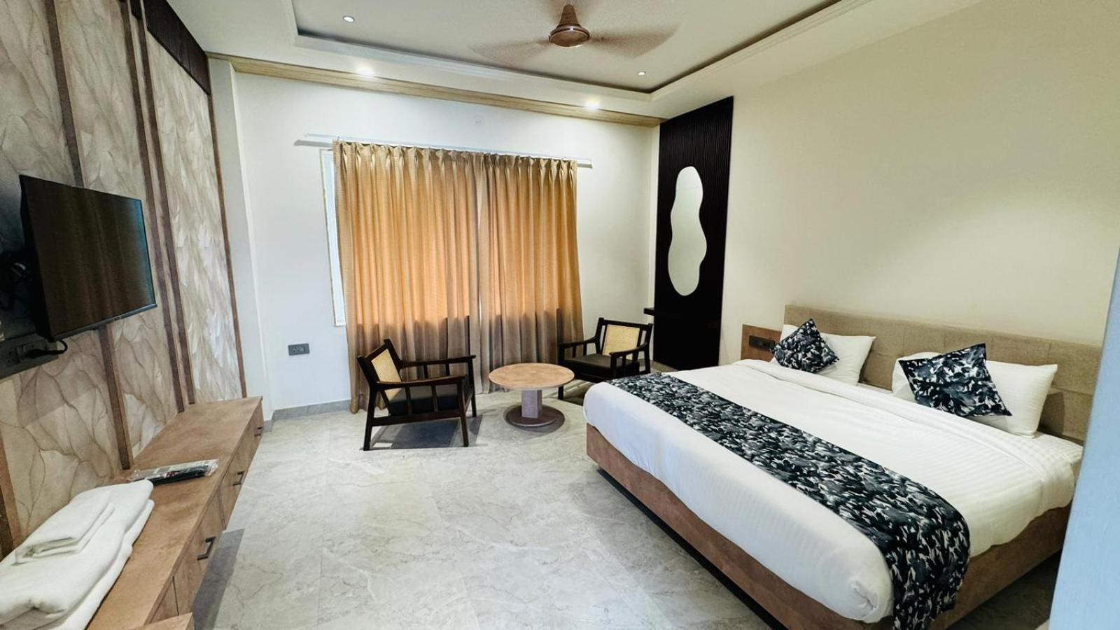 Resort Akaya Hills Udaipur