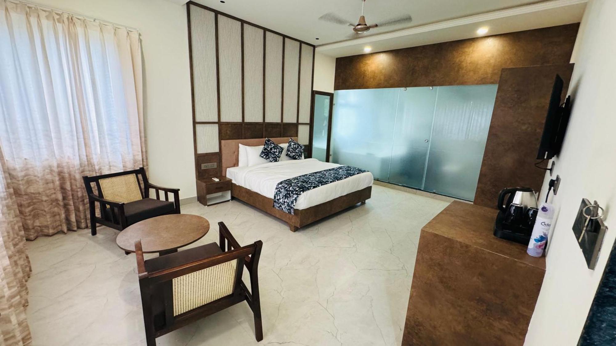 Resort Akaya Hills Udaipur