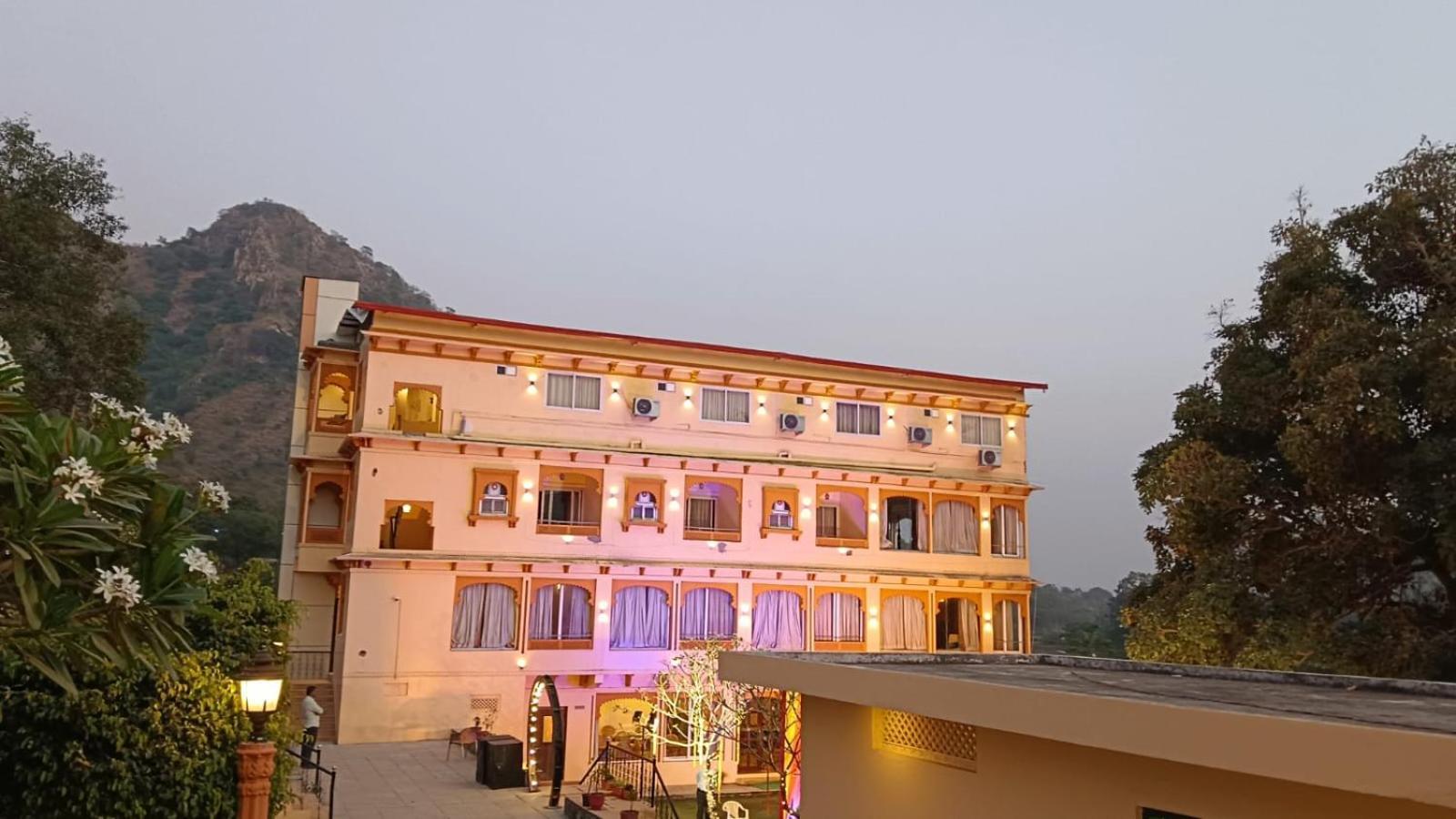 Udai Nature Valley - A Peace Full Hotel Udaipur