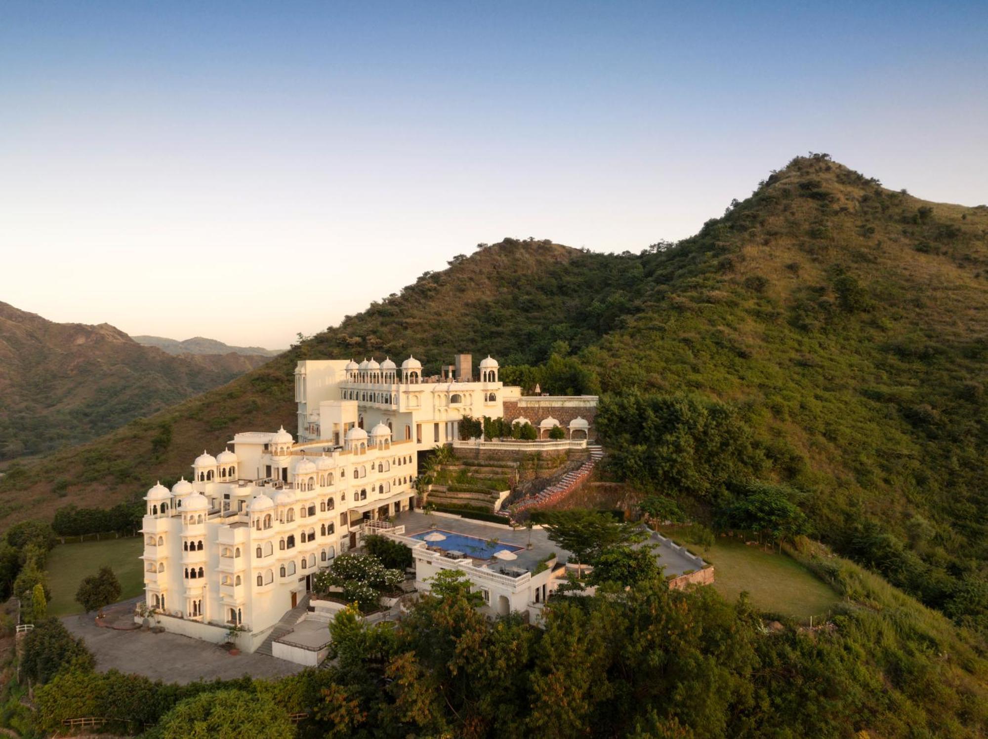 Bhairavgarh Palace 4*