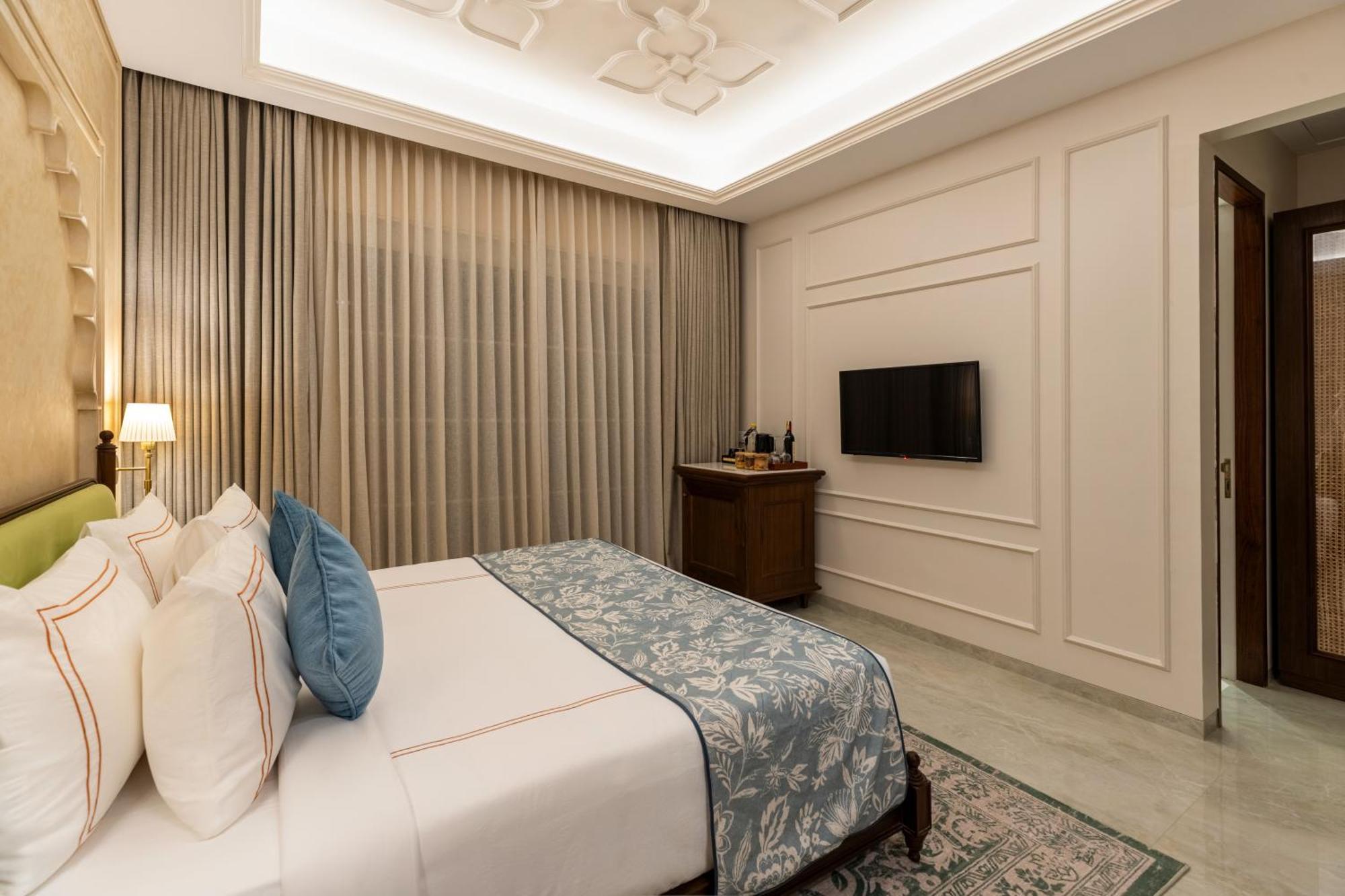 Hotel Sayaji &