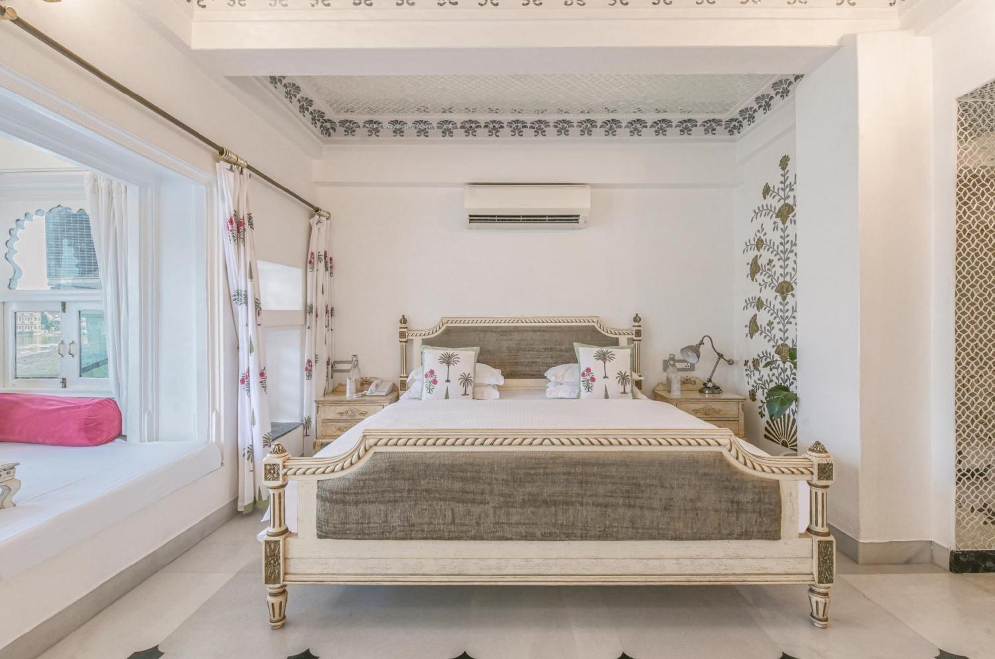 Jagat Niwas Palace 4*