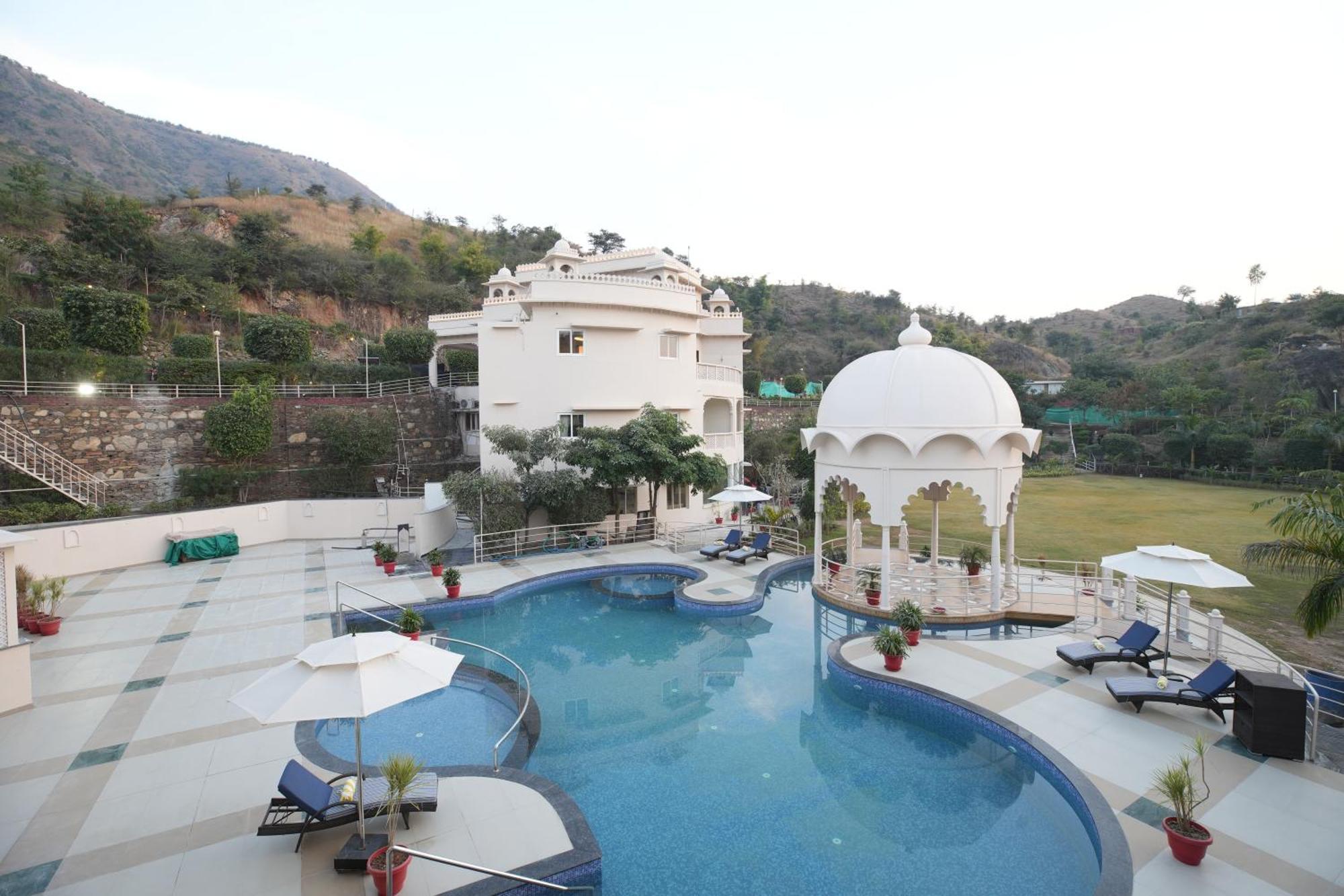 Sayaji & Hotel 5*