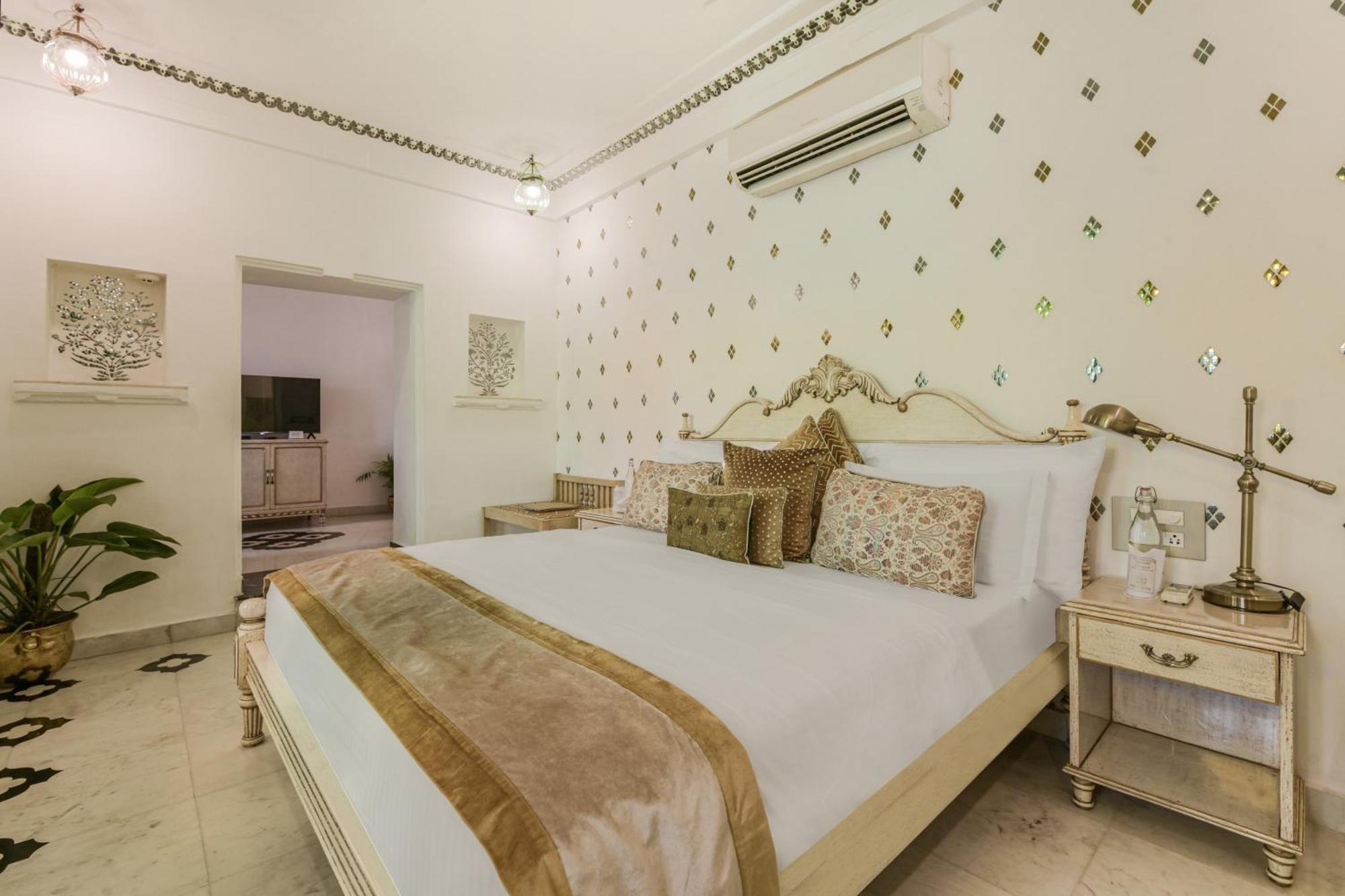 Jagat Niwas Palace 4*