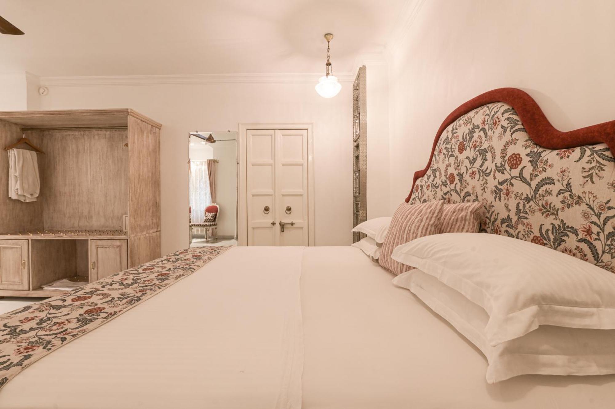 Hotel Jagat Niwas Palace Udaipur