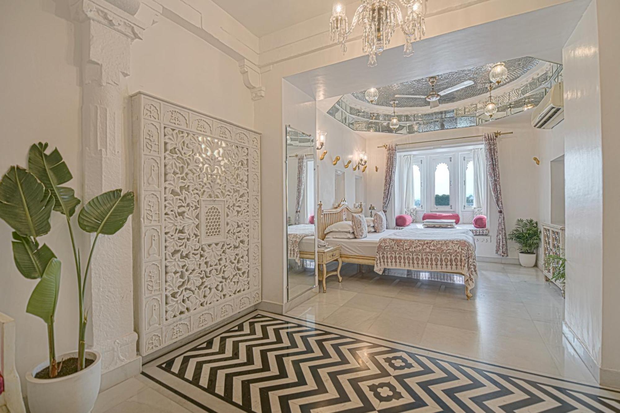 Jagat Niwas Palace 4*