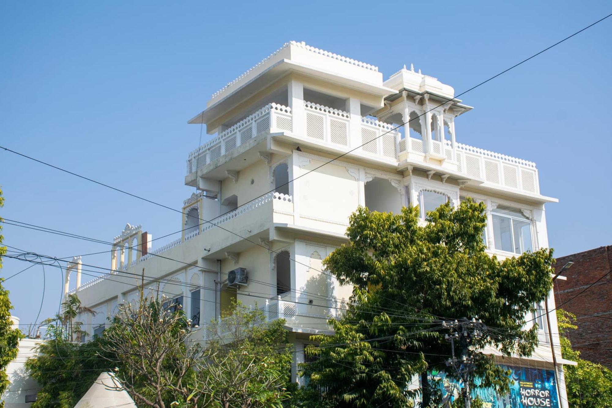 Pushpak Boutique Udaipur