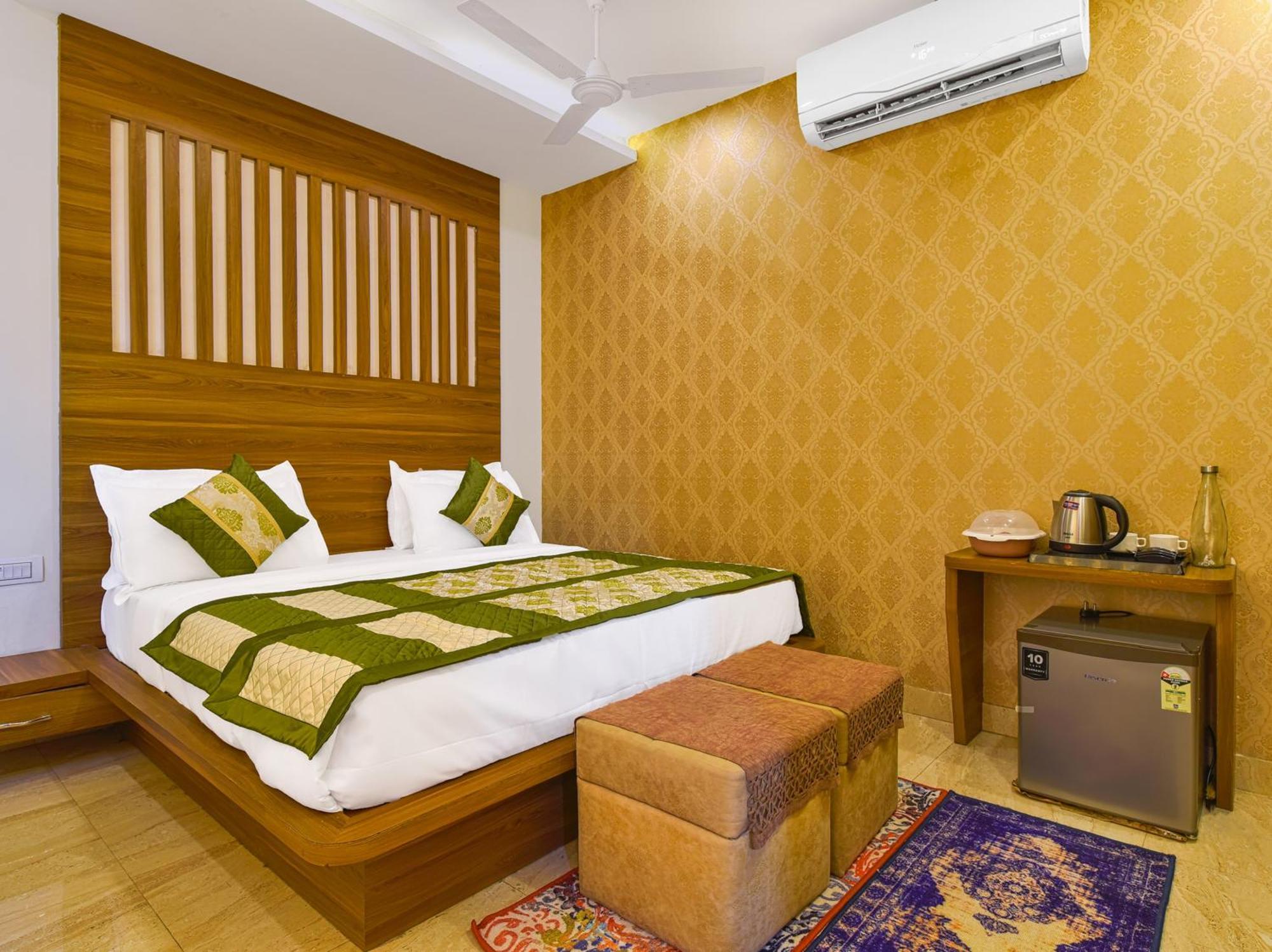 Sky Blu And Rooftop Restaurant Hotel 3*