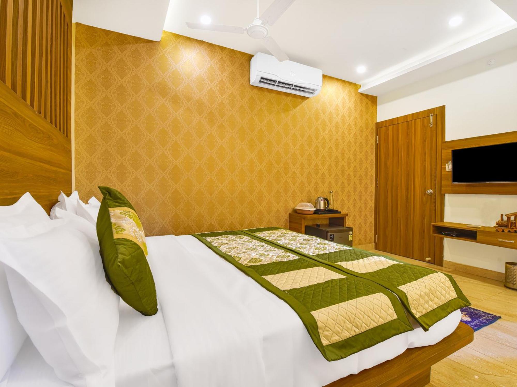 Sky Blu And Rooftop Restaurant Hotel